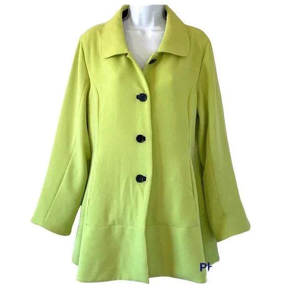 FINAL CHANCE! CLOSET CLOSING! - Picture 2 of 10